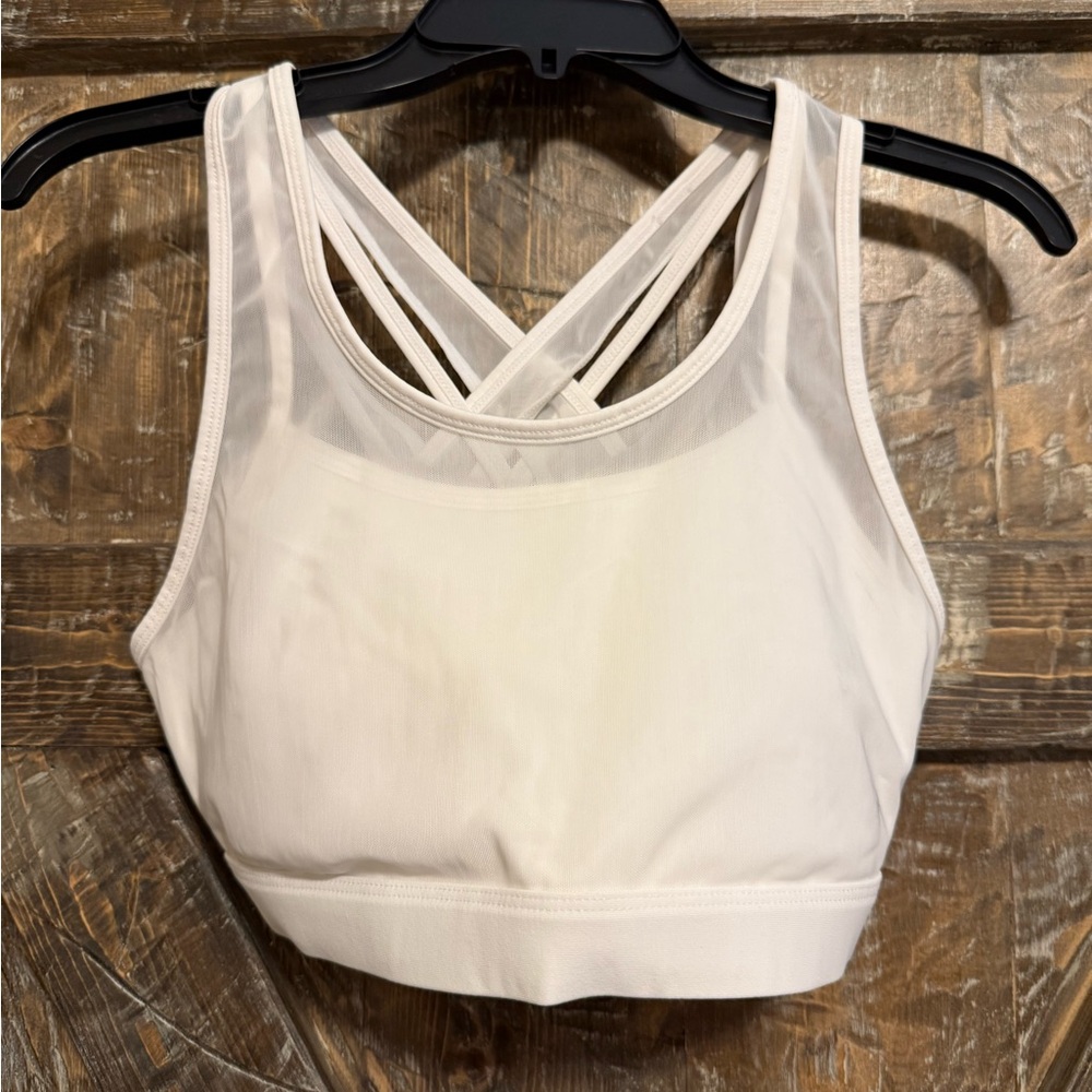 Fabletics Sports Bra in White Size Medium NWT.